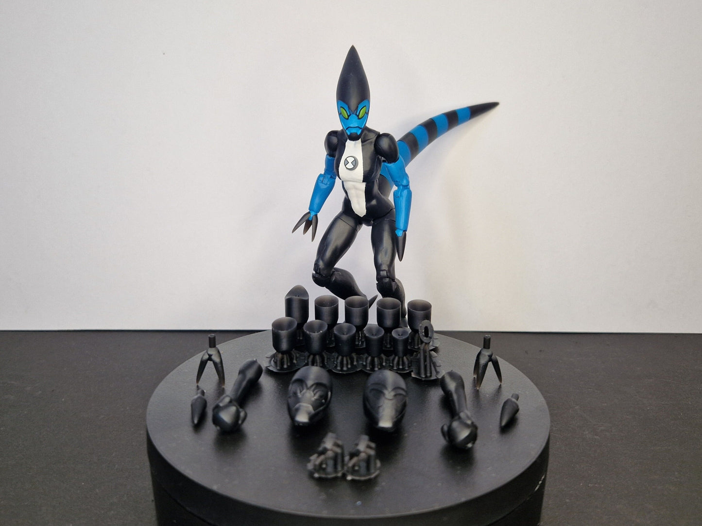 Alien Speed UNPAINTED* kit for Marvel Legends