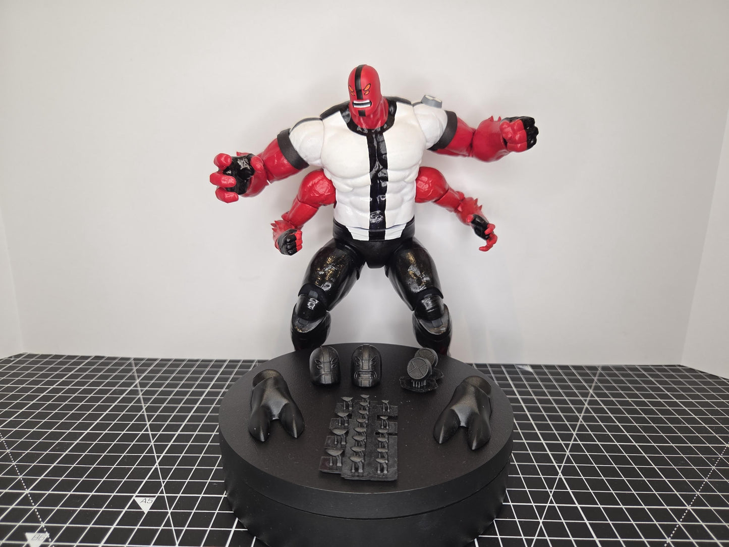 Alien Four Armed UNPAINTED* kit for Marvel Legends hulk