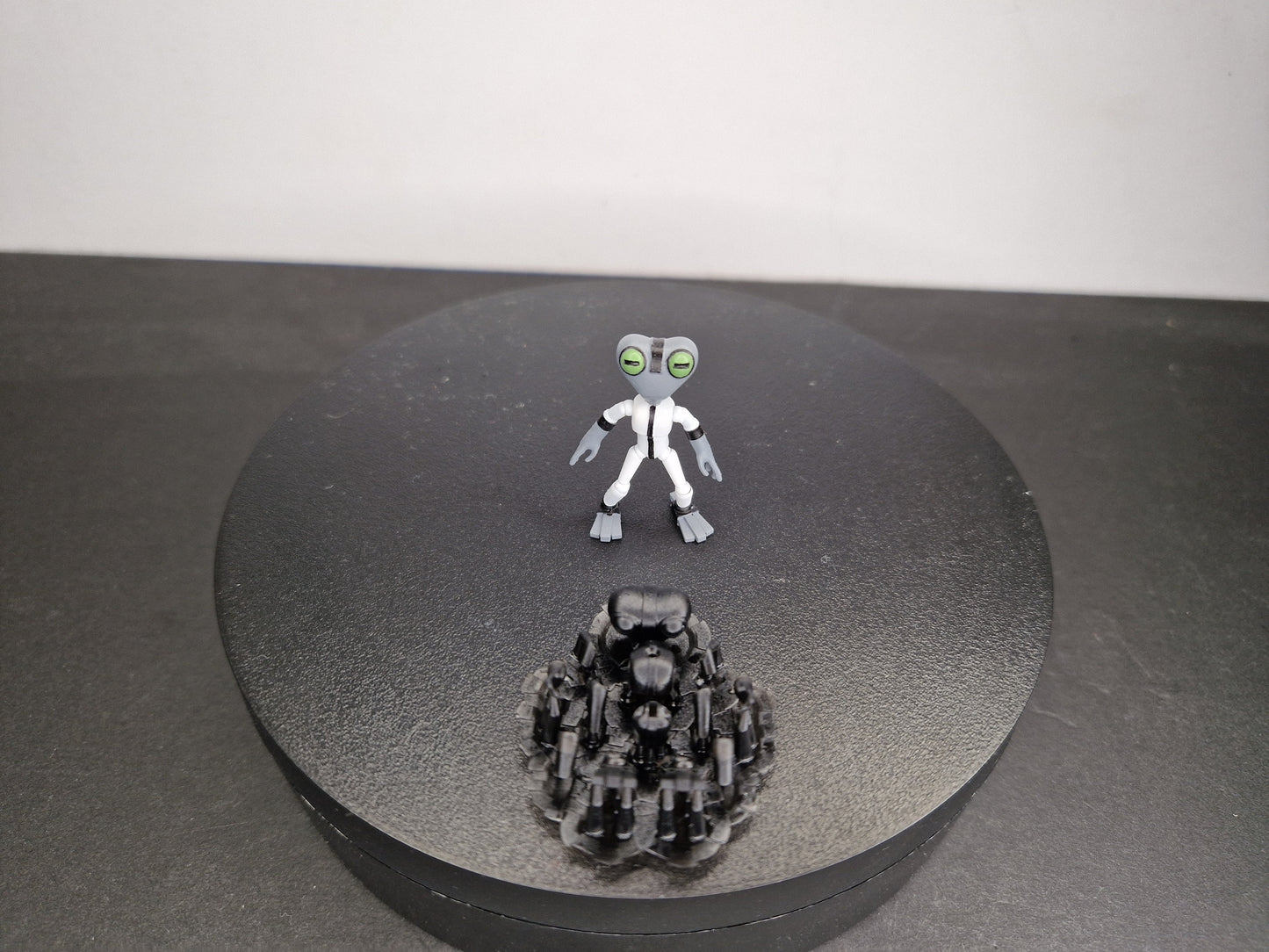 Alien Small UNPAINTED* kit