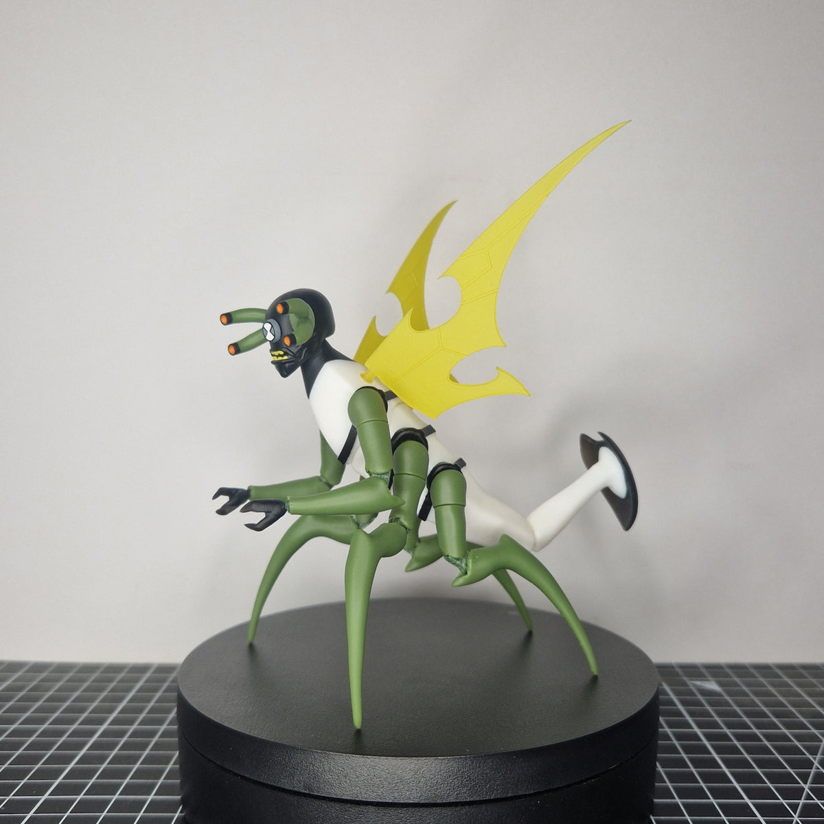 PRESALE StinkBug Fly Alien 3D Printed Custom Figure